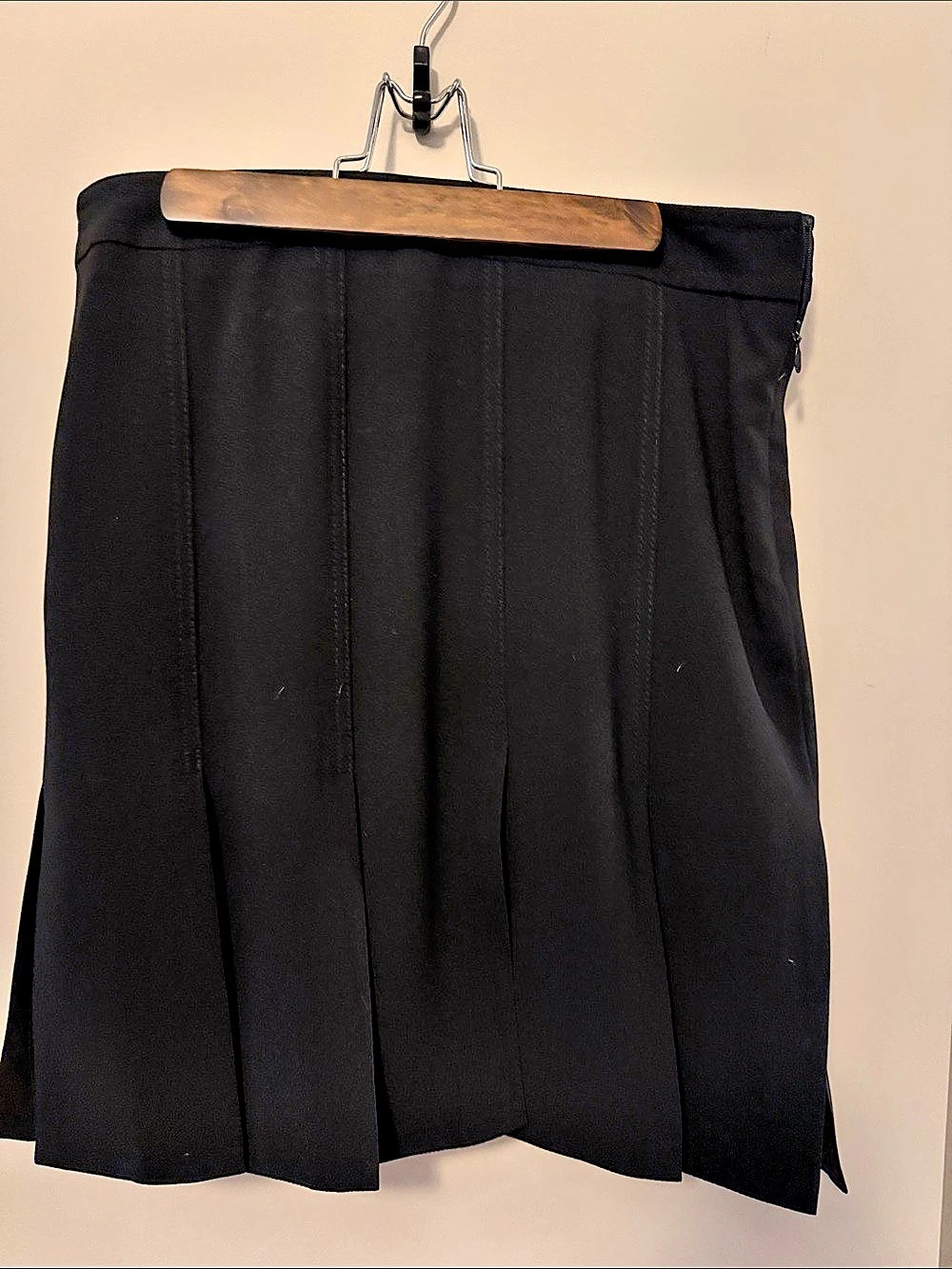 Trina Turk Pleated A-Line Skirt in Black Size 6